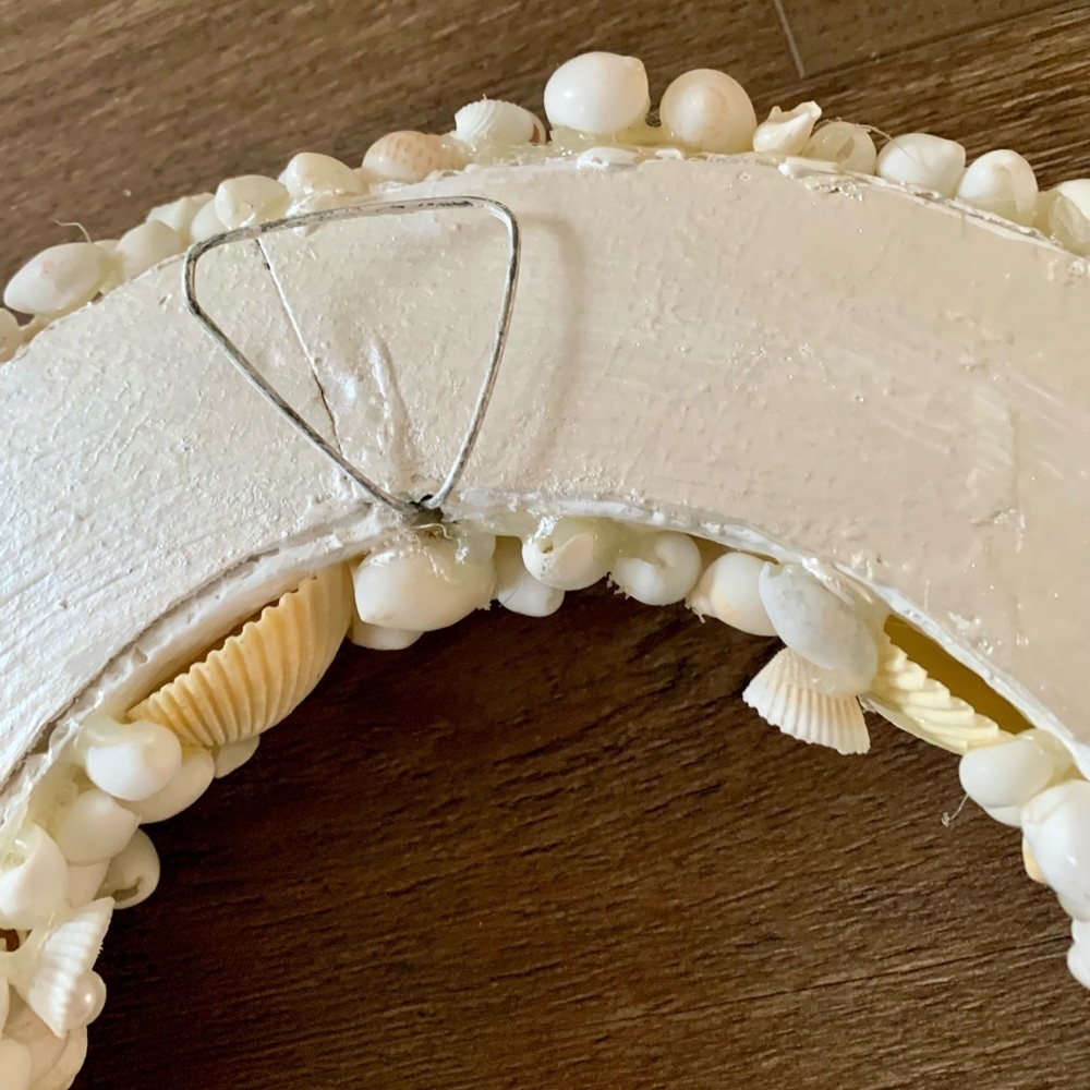 Pearline’s Seashell Wreath D 11” - Picture 7 of 13